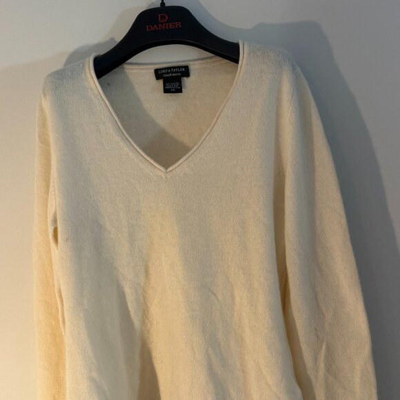 Vintage Lord & Taylor 100% Cashmere Sweater 🤍 | Cream | Size Large - Picture 1 of 4